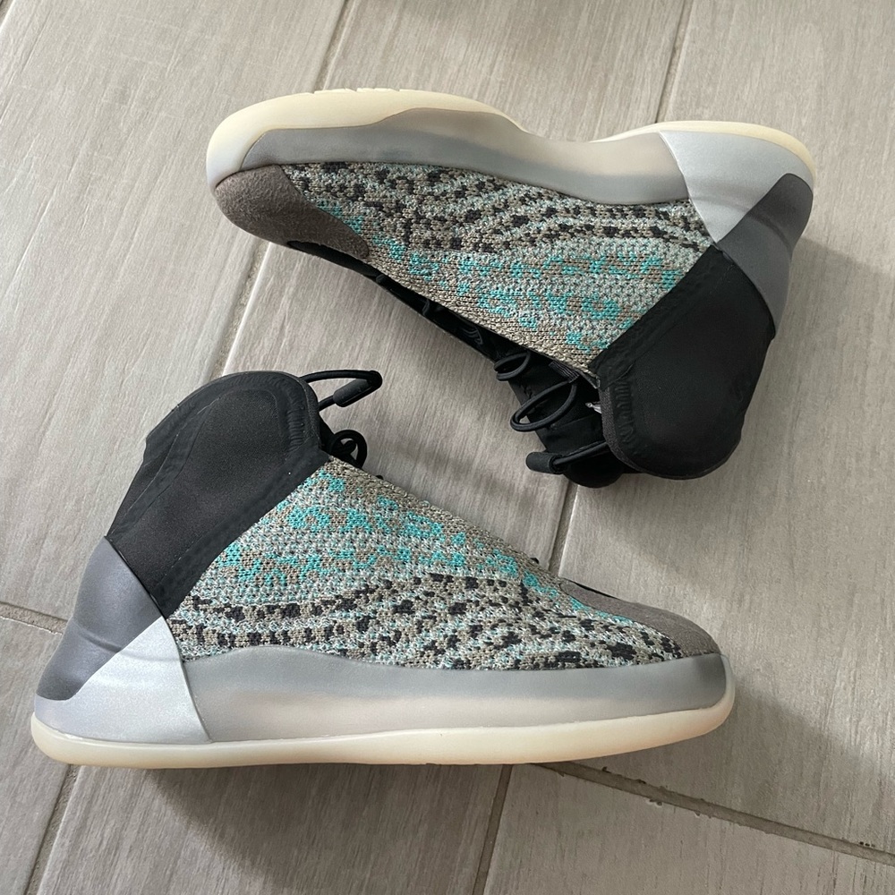 Yeezy QNTM kids Teal🥶